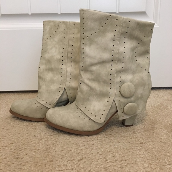 ivory suede boots